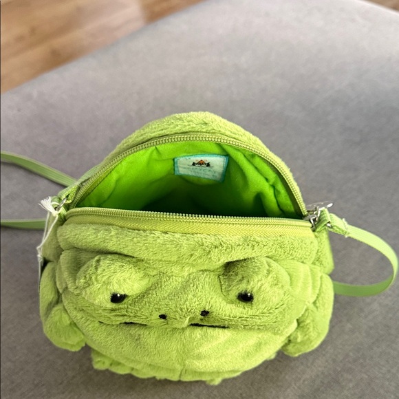 Jellycat Ricky Rain Frog Bag - Picture 3 of 5